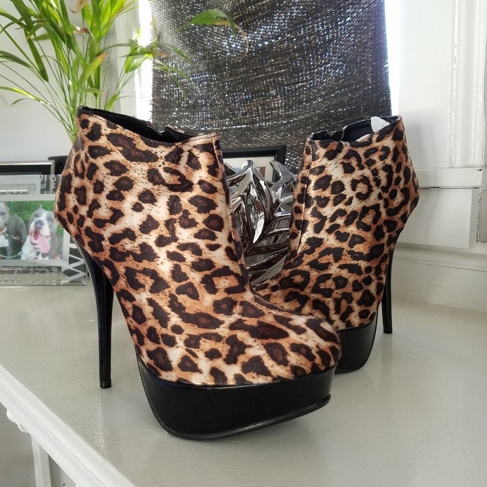 🖤 Leopard Ankle Booties 🖤 NEW 7.5